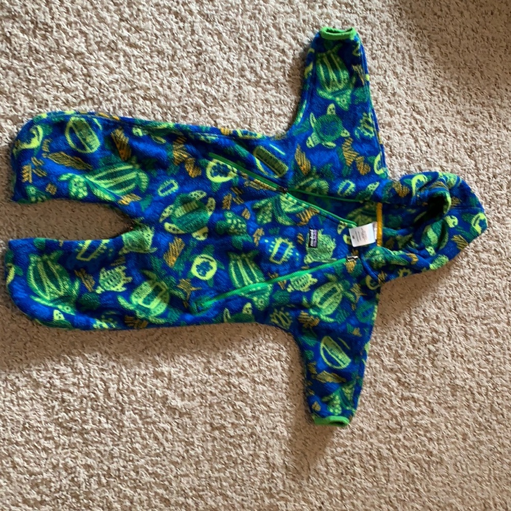 Patagonia baby fleece one piece, size 6months